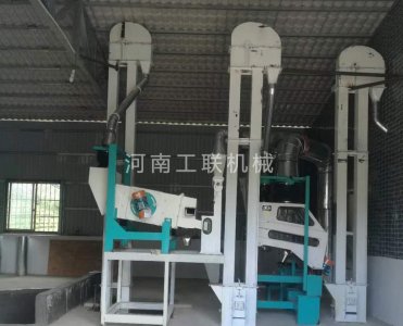 河南杂粮加工设备厂家：磨粉机是玉米加工设备中的关键设备